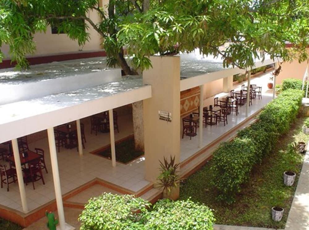 Hotel Plaza Yucatan Ticul Екстериор снимка