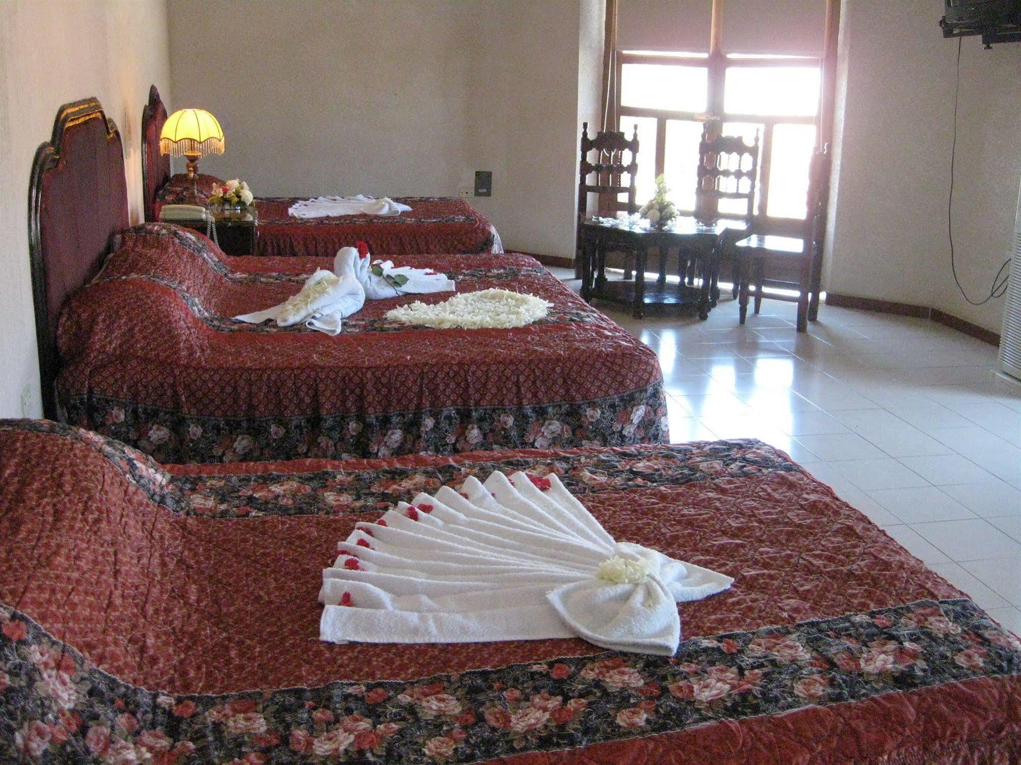 Hotel Plaza Yucatan Ticul Екстериор снимка